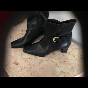 Black ankle boots, like new condition.
